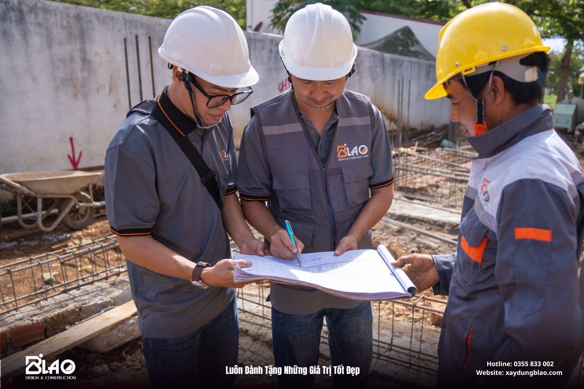 Với mong muốn nâng tầm trải nghiệm khách hàng khi lựa chọn dịch vụ xây nhà trọn gói tại Lâm Đồng, B'LAO đã chính thức thay đổi đồng phục cho toàn bộ anh em thi công.