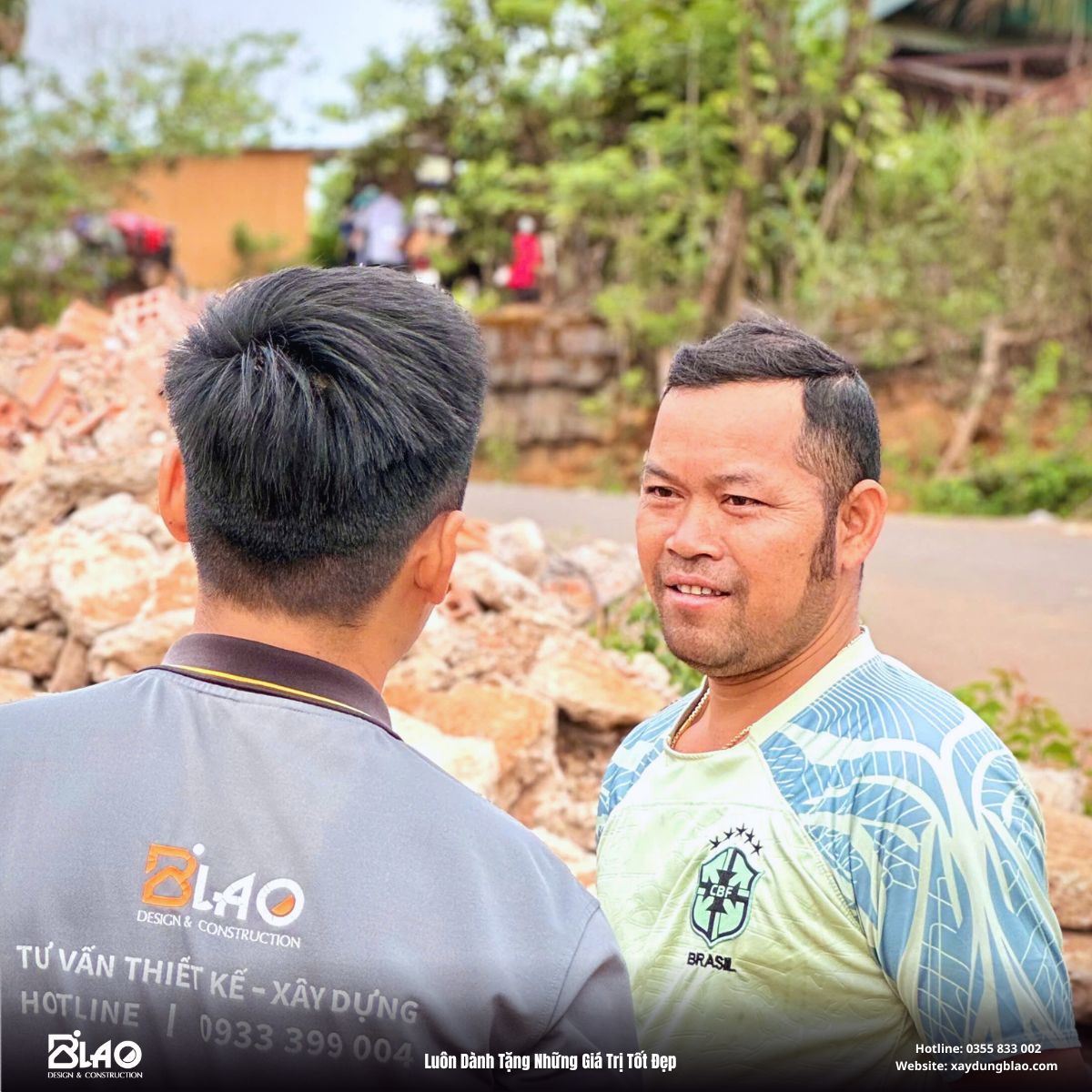 Sáng ngày 09/03, trong tiết trời trong xanh của Đinh Trang Thượng, B'LAO hân hạnh đặt những viên gạch đầu tiên cho căn nhà vườn mái Nhật 120m²