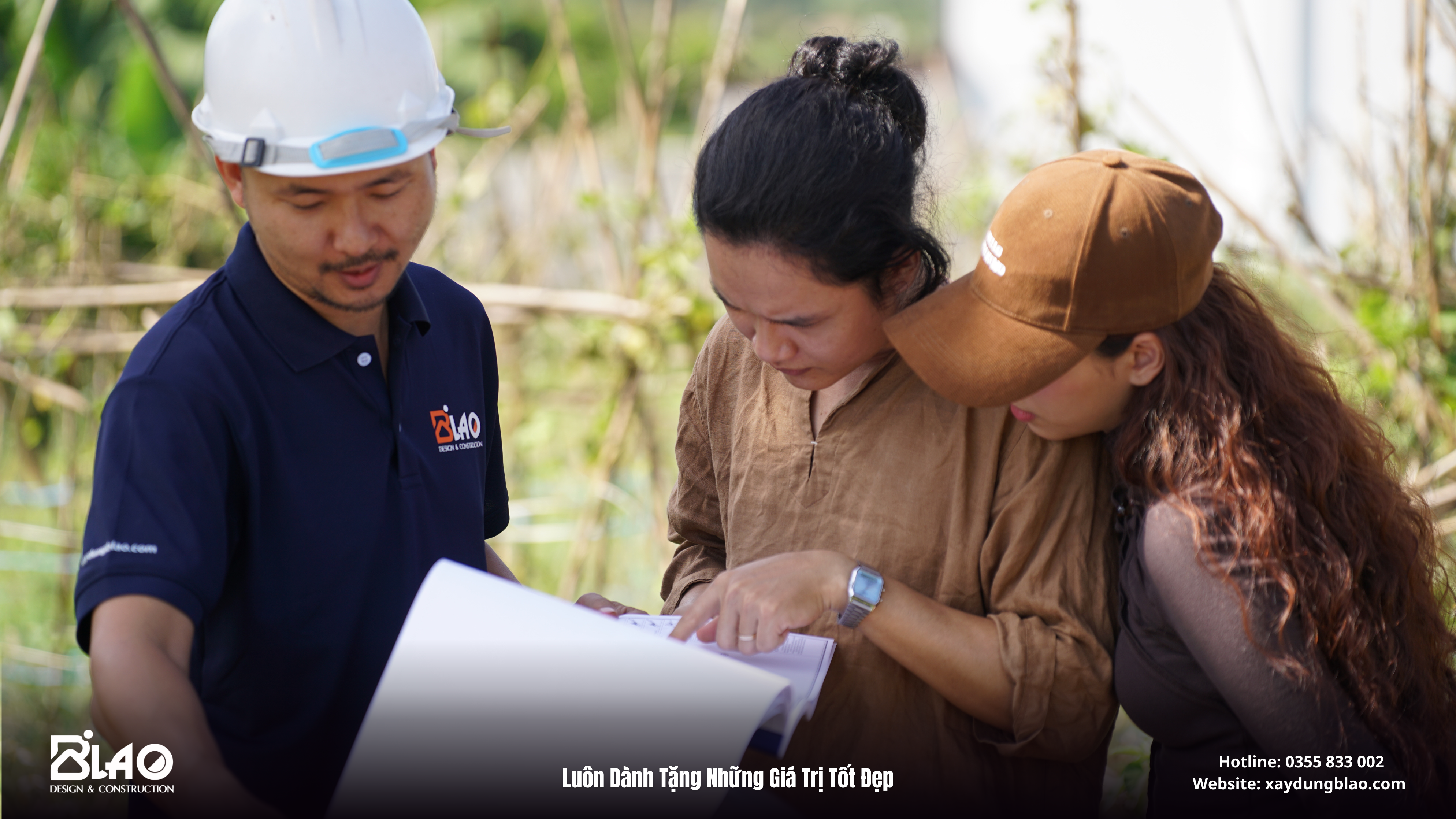 lễ khởi công ngôi nhà vườn nghỉ dưỡng với mái ngói sân vườn mộc mạc do B’LAO đồng hành thiết kế và thi công.