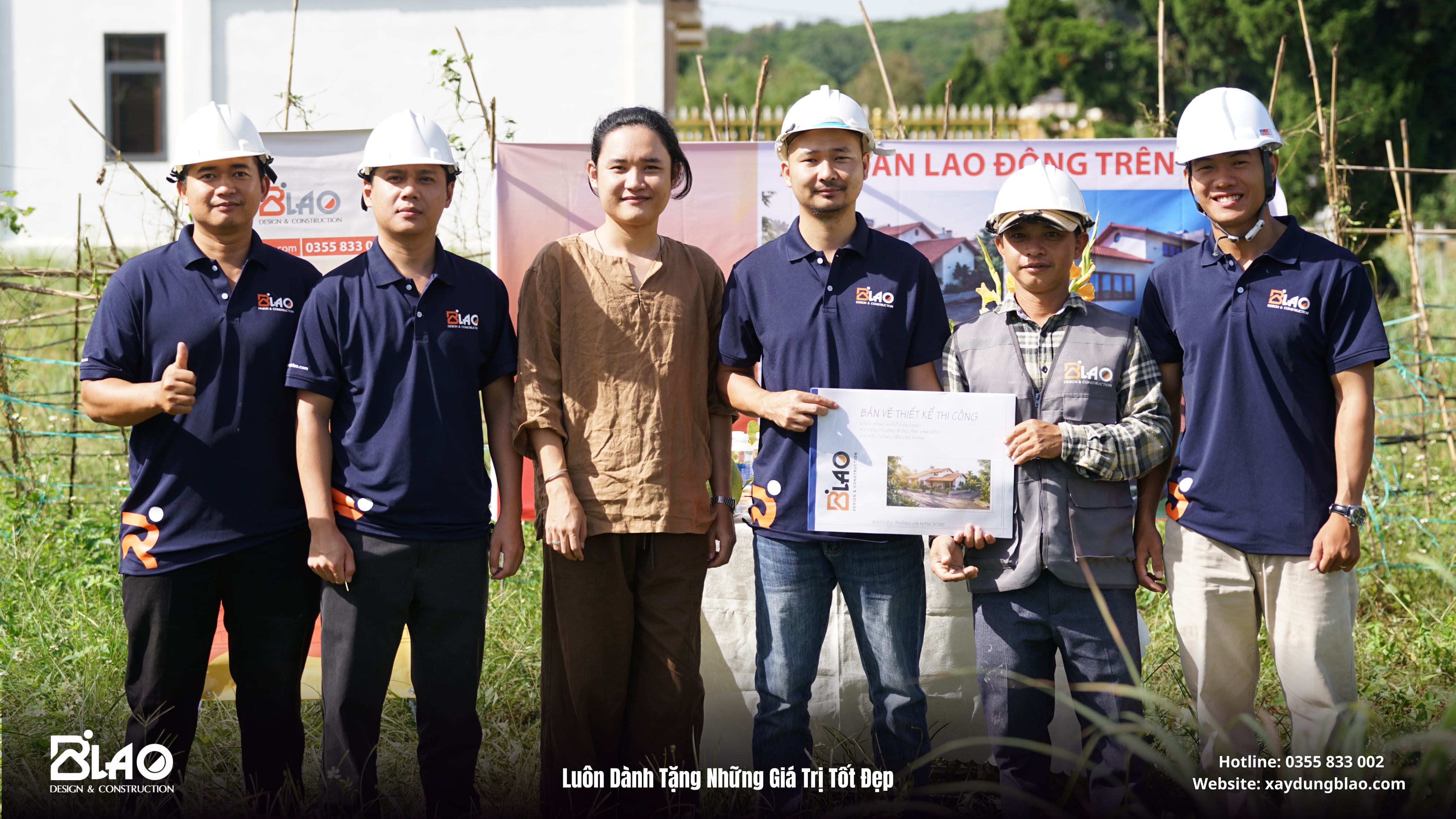 lễ khởi công ngôi nhà vườn nghỉ dưỡng với mái ngói sân vườn mộc mạc do B’LAO đồng hành thiết kế và thi công.