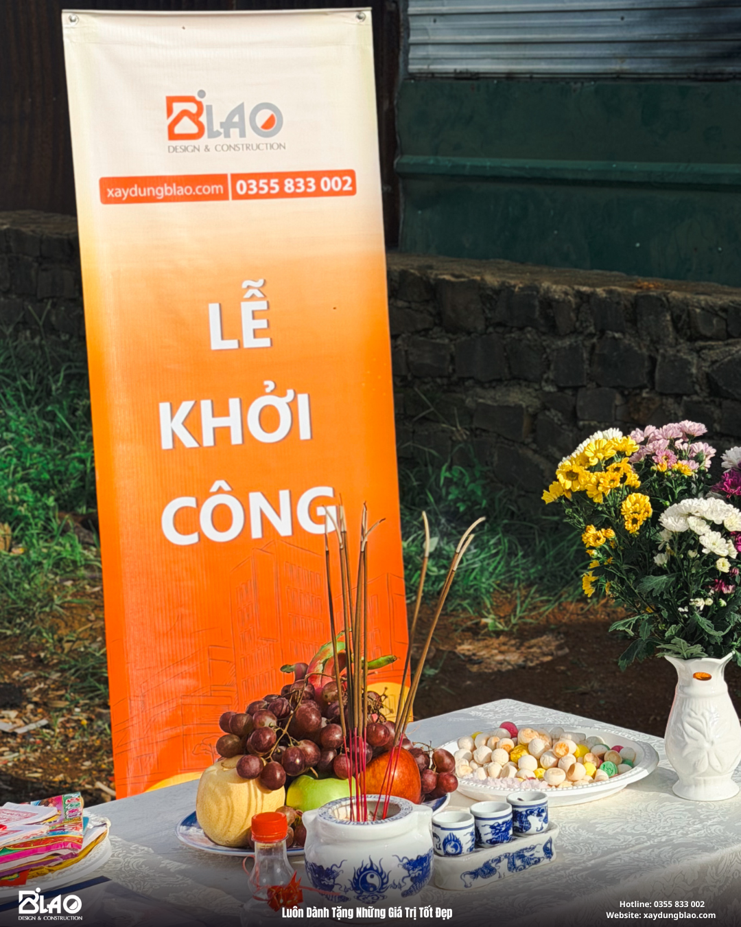 hơn 3 tháng cùng đội ngũ B'LAO trao đổi, chỉnh sửa từng chi tiết. Bằng sự tận tâm trong tư vấn và giải pháp thiết kế phù hợp cho ngôi nhà phố hiện đại